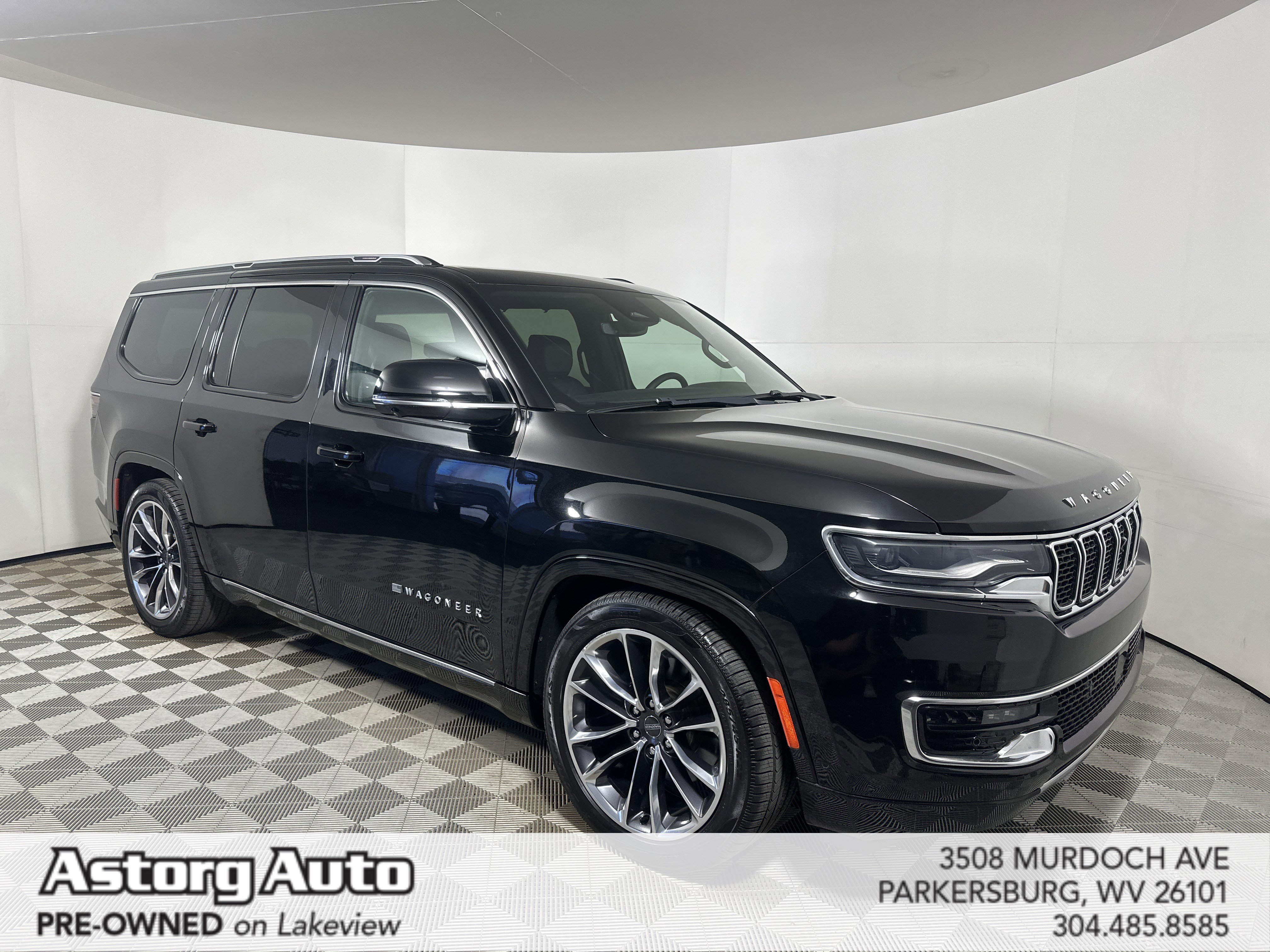 2023 Jeep Wagoneer Series III 4WD's photo