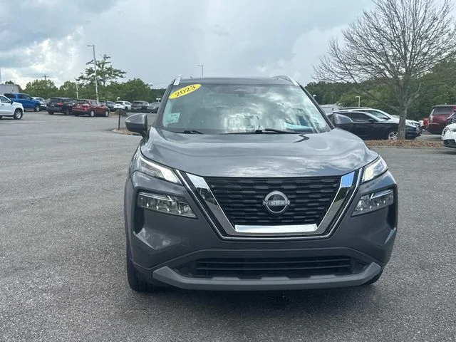 Used 2023 Gray Nissan SV image 10