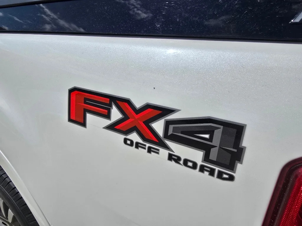 Used 2019 White Platinum Tri-Coat Ford LARIAT image 12