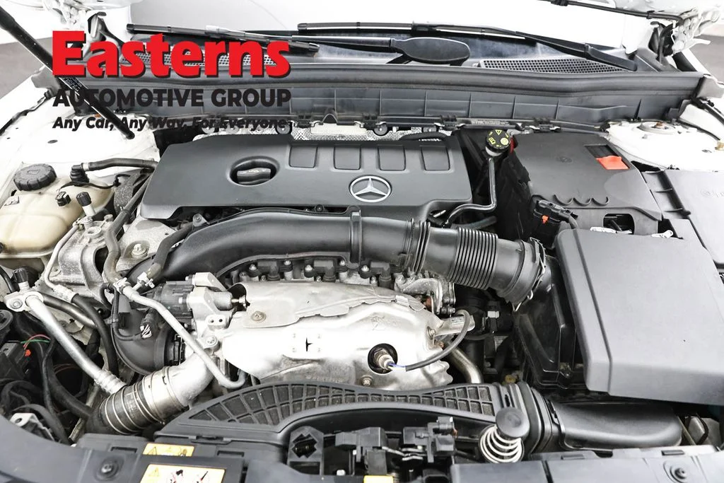 Used 2021 White Mercedes-Benz GLB 250 image 7