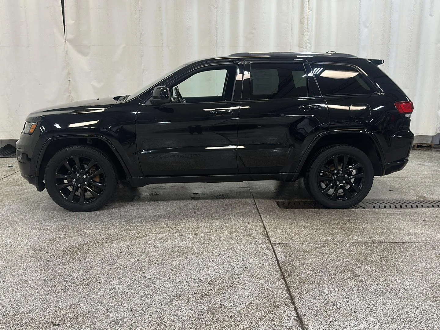 Used 2020 Jeep Grand Cherokee Altitude with VIN 1C4RJFAG6LC220135 for sale in Waconia, Minnesota