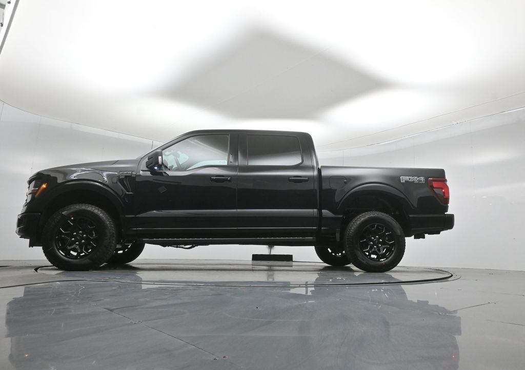 New 2026 Agate Black Metallic Ford XLT image 7