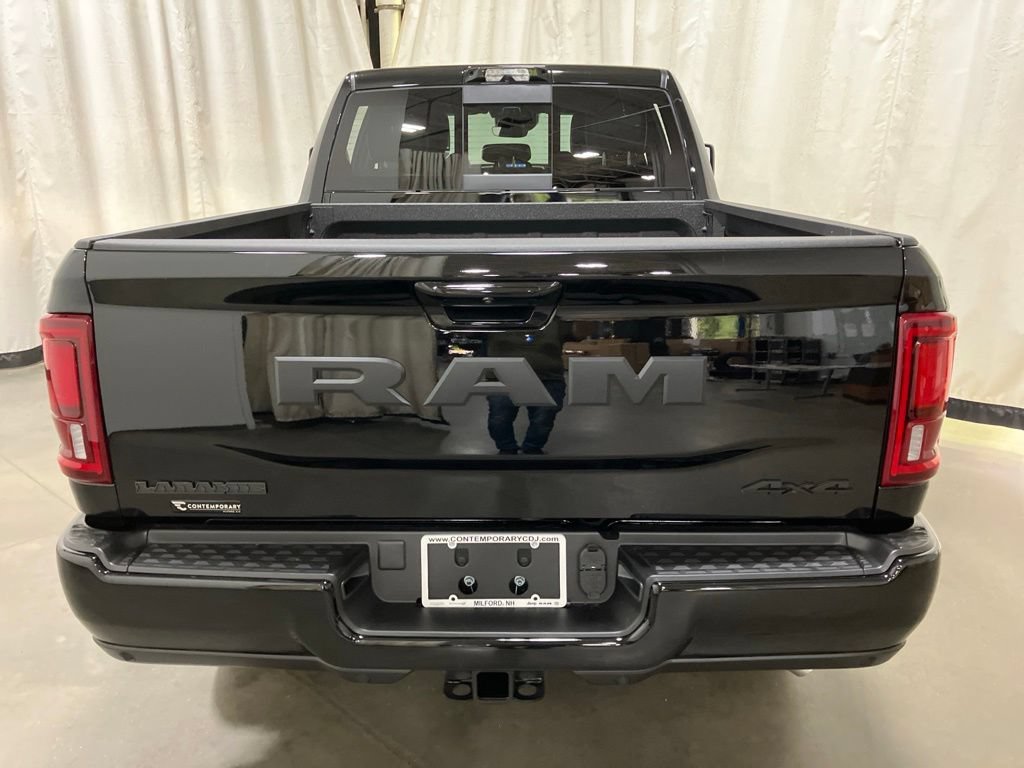 New 2026 Diamond Black Crystal Pearl-Coat Exterior Paint RAM Laramie image 30