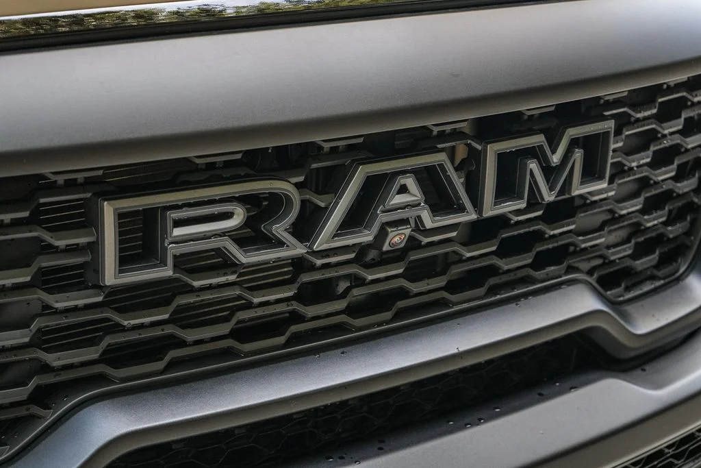 New 2026 Diamond Black Crystal Pearl-Coat Exterior Paint RAM RHO image 9