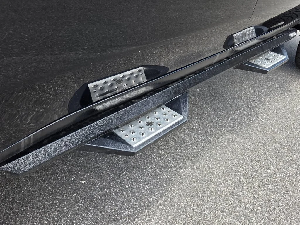 Used 2020 Black Chevrolet High Country image 19