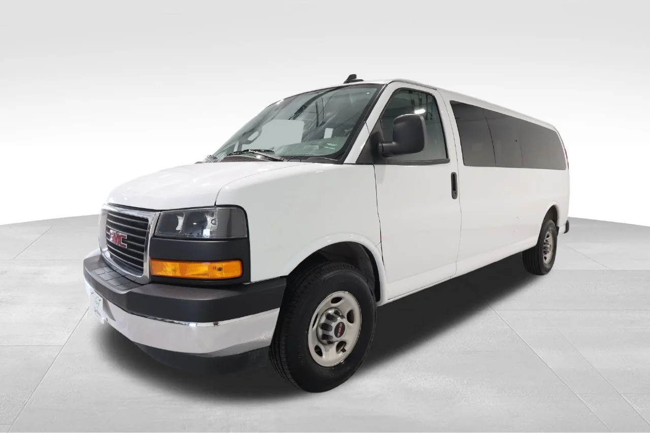 2025 GMC Savana Passenger LT - Photo 7