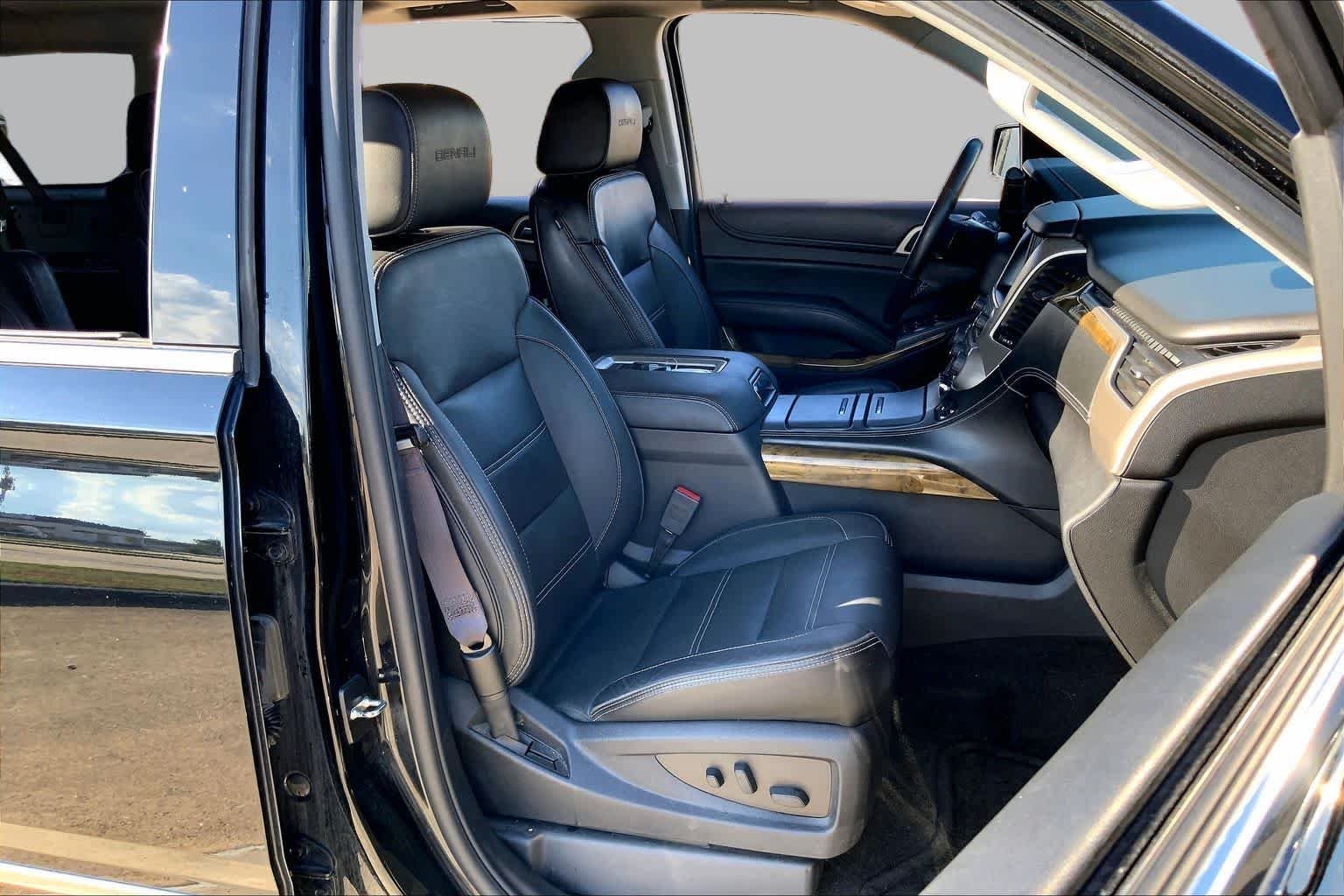 Used 2016 Onyx Black GMC Denali image 9