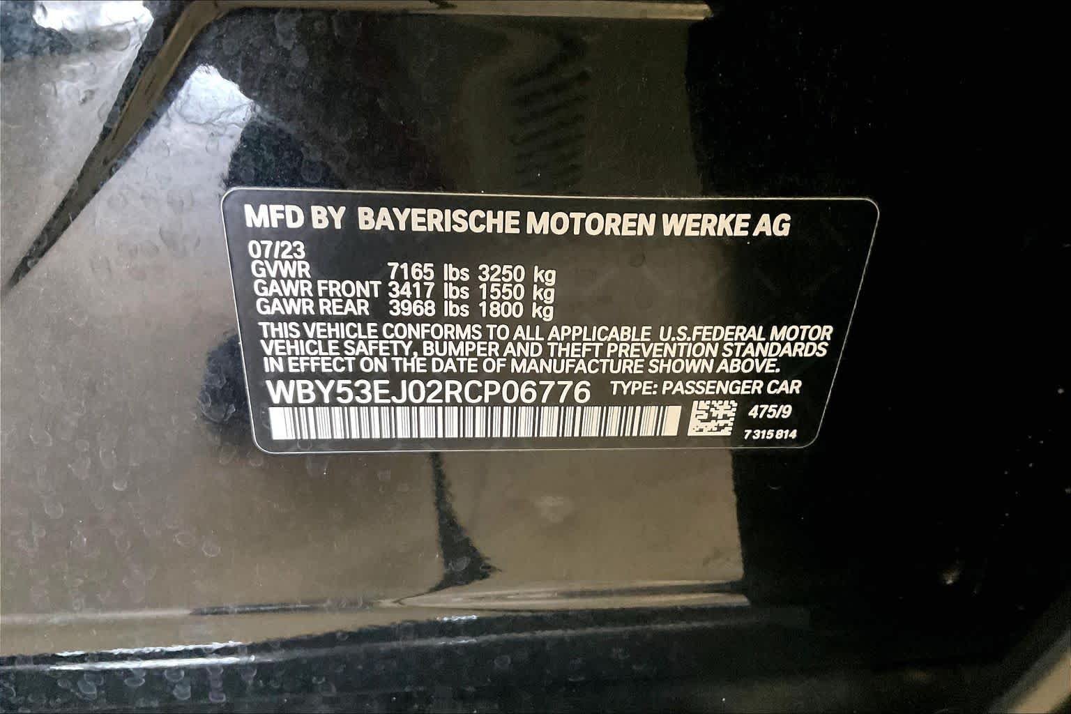 Certified Used 2024 Black Sapphire Metallic BMW xDrive60 image 31