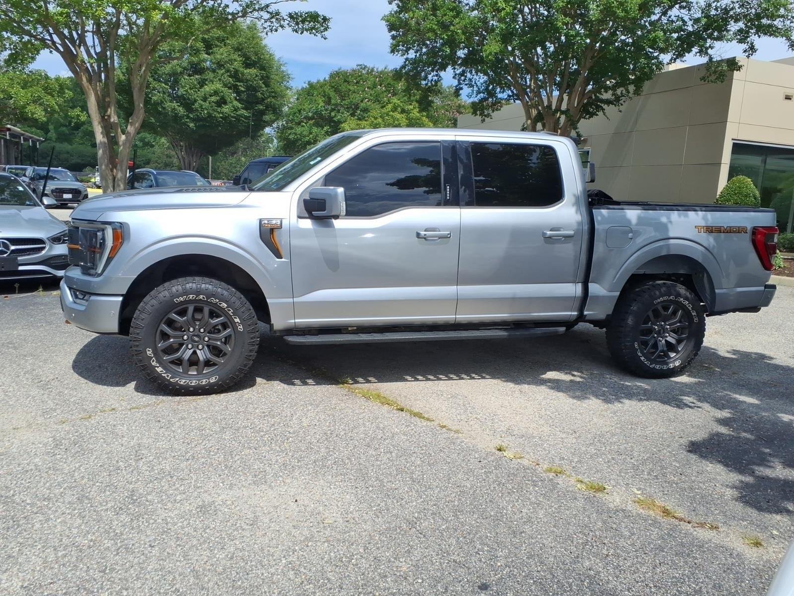 Used 2022 Iconic Silver Metallic Ford Tremor image 9