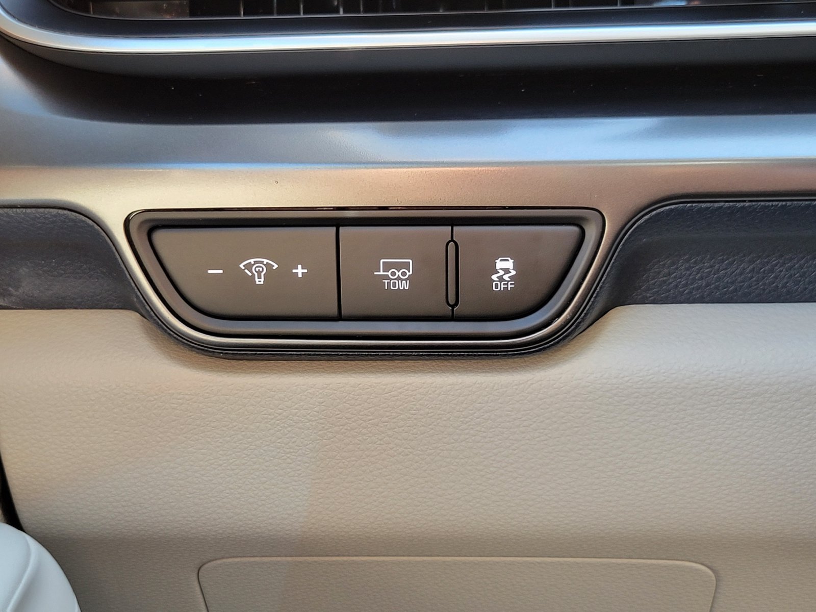 Certified Used 2025 White Kia SX Prestige image 16