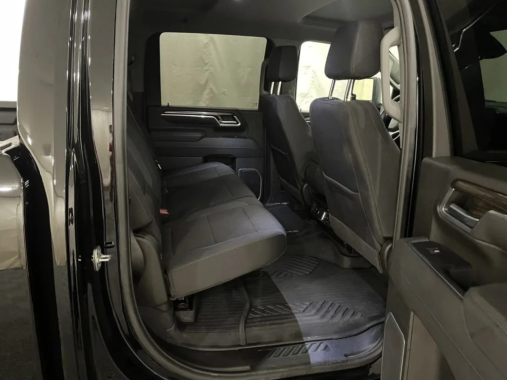 Used 2025 Black Chevrolet LT image 24