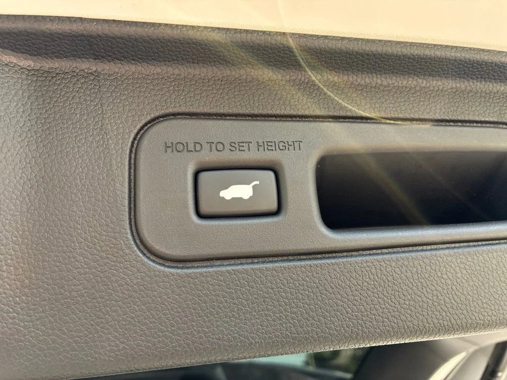 Used 2025 White Honda Touring image 36