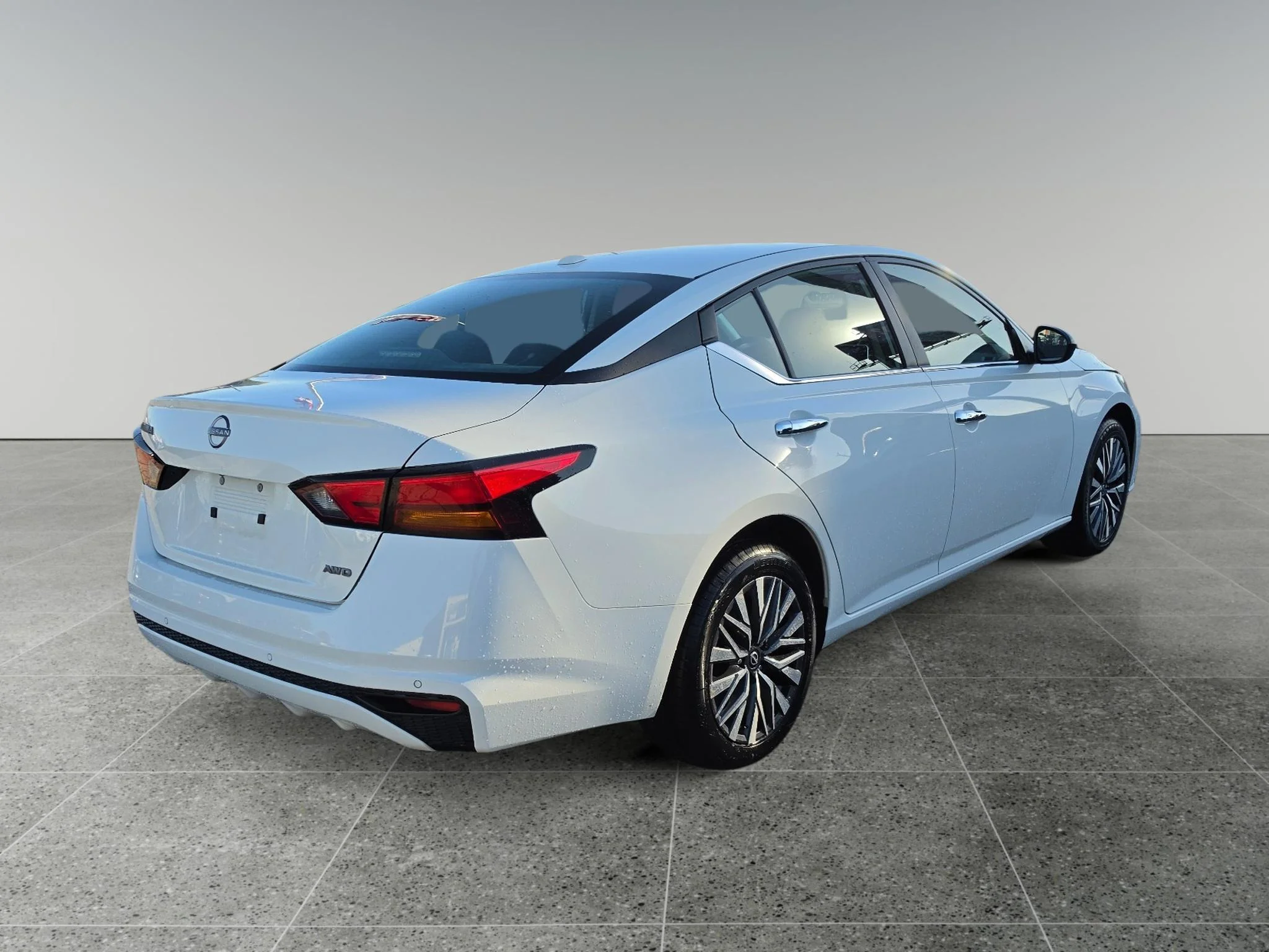 Used 2025 Glacier White Nissan SV image 6