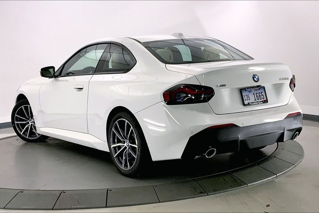 Used 2025 Alpine White BMW  image 2