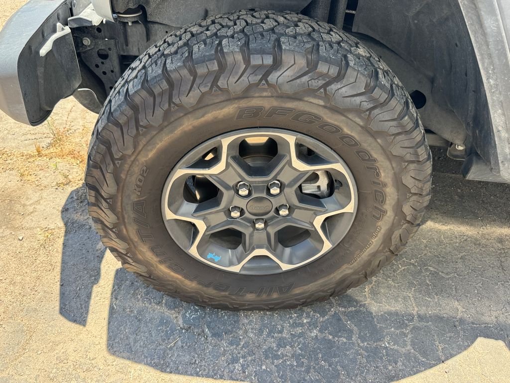 Used 2023 Silver Jeep Rubicon 4xe image 6