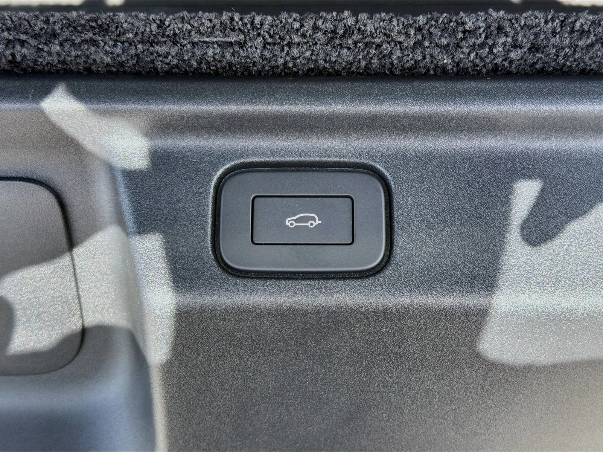 New 2026 Santorini Black Land Rover SE image 46