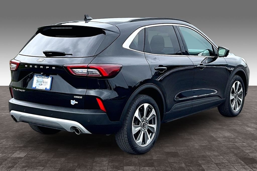 Used 2023 Black Metallic Ford Platinum image 28