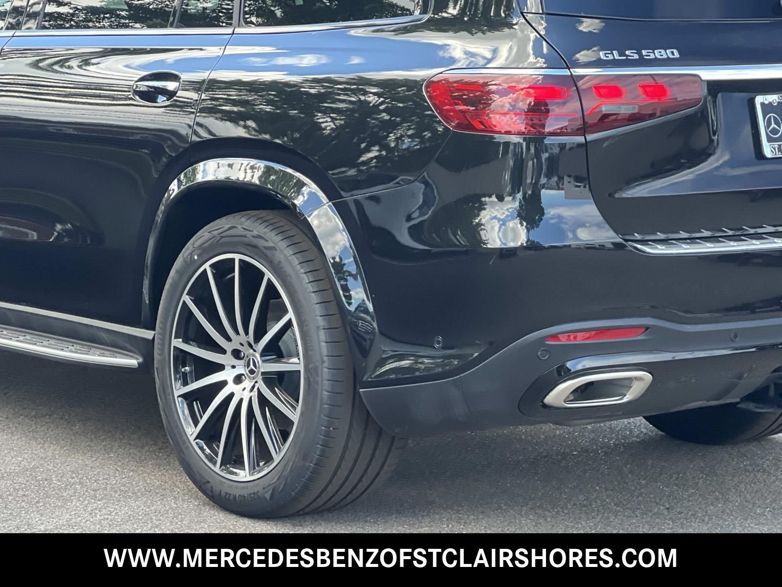 New 2026 Obsidian Black Metallic Mercedes-Benz GLS 580 image 4
