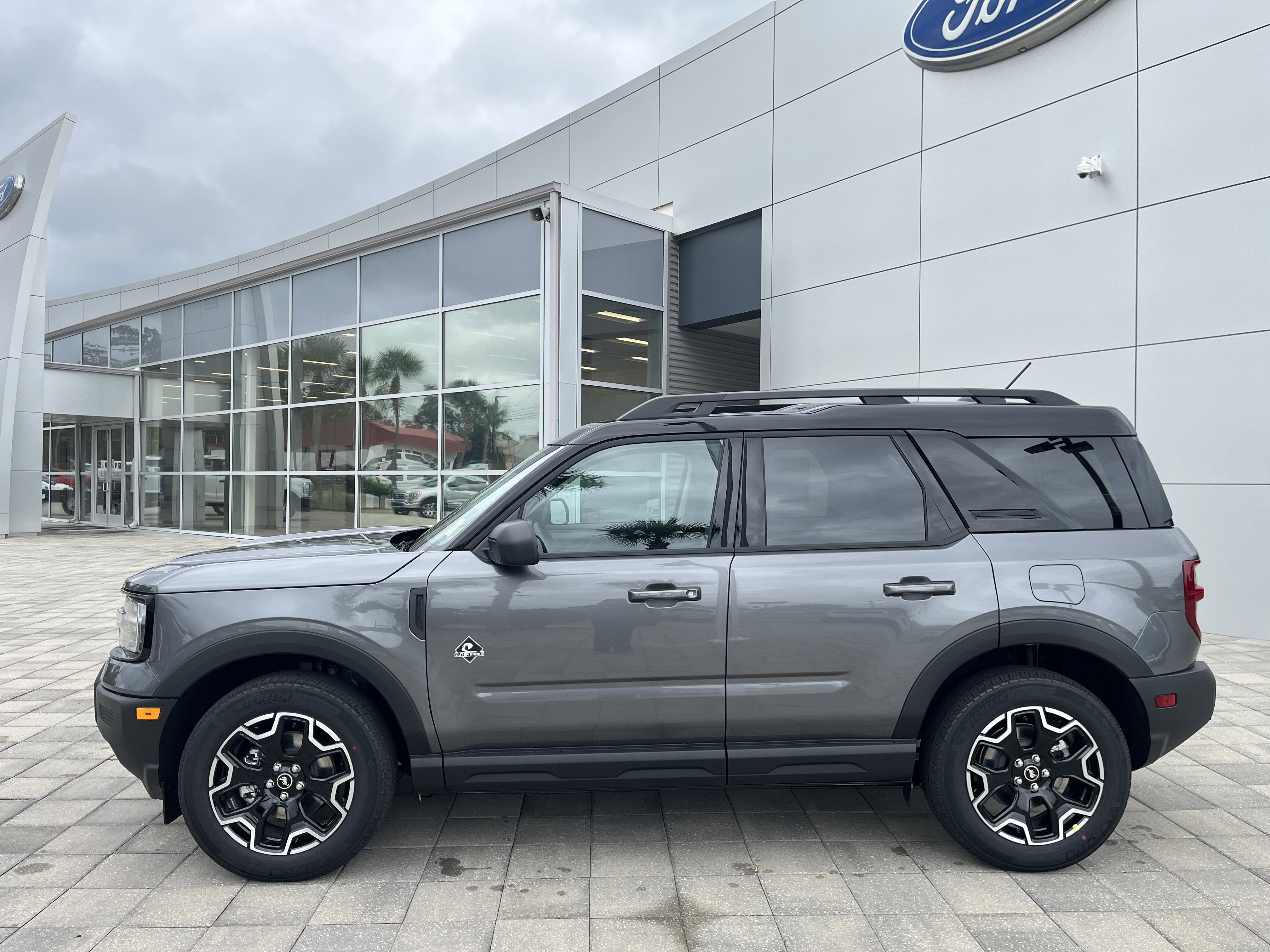 New 2025 Carbonized Gray Metallic Ford Outer Banks® image 3
