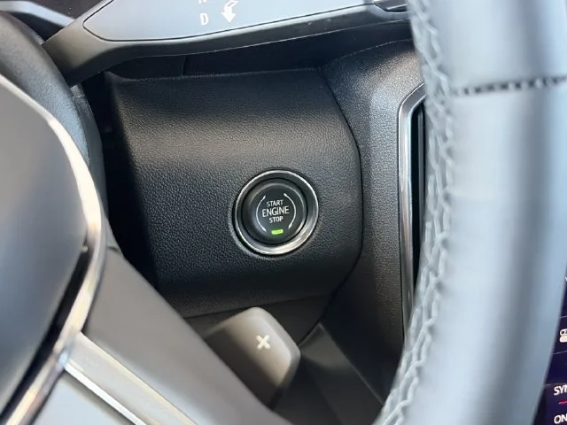 New 2027 Silver GMC Elevation image 21