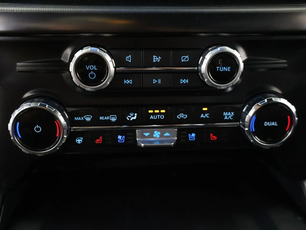 Used 2024 Agate Black Metallic Ford Lariat image 55