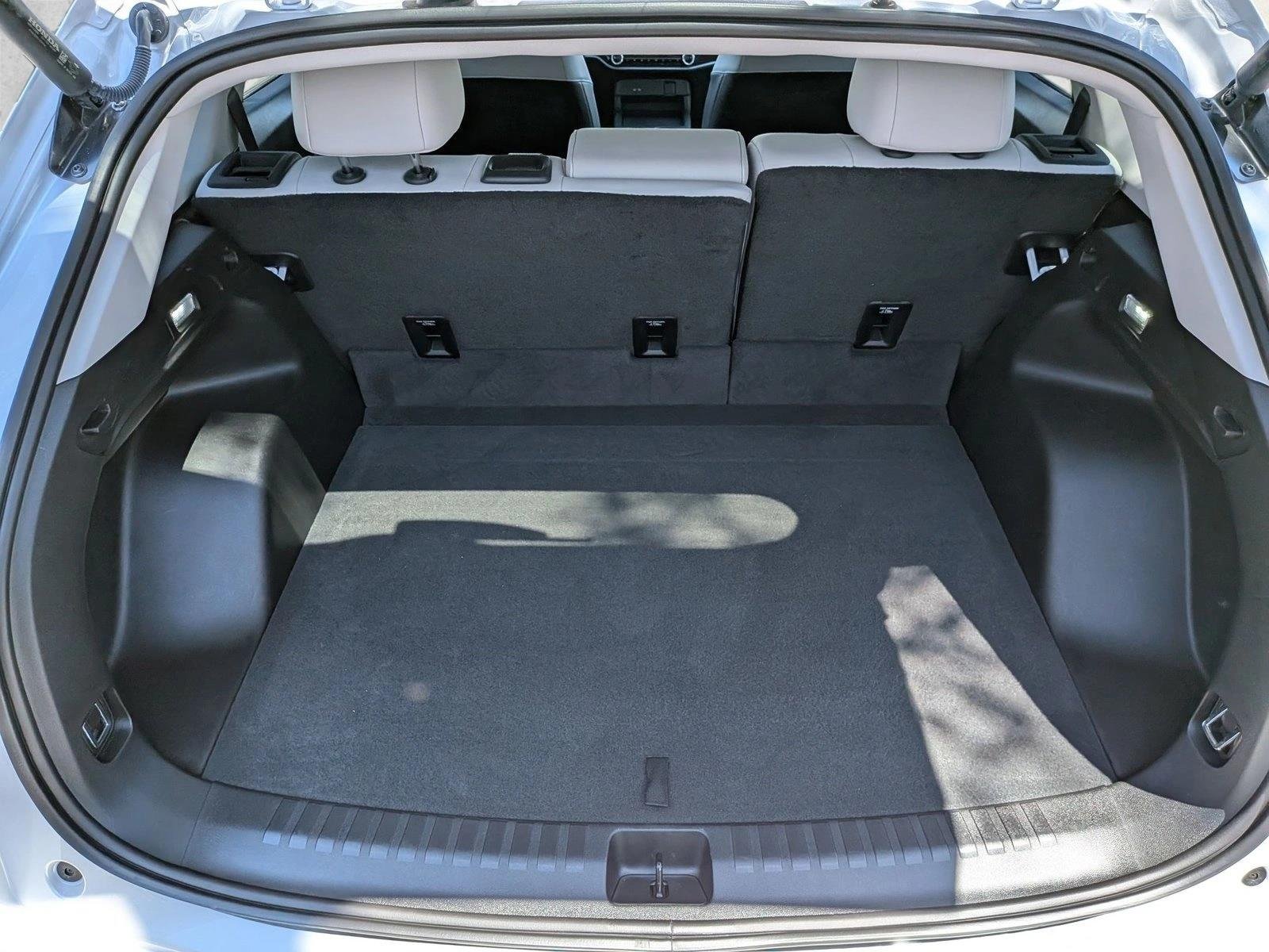 Used 2025 Snowfall Pearl Honda Touring image 6