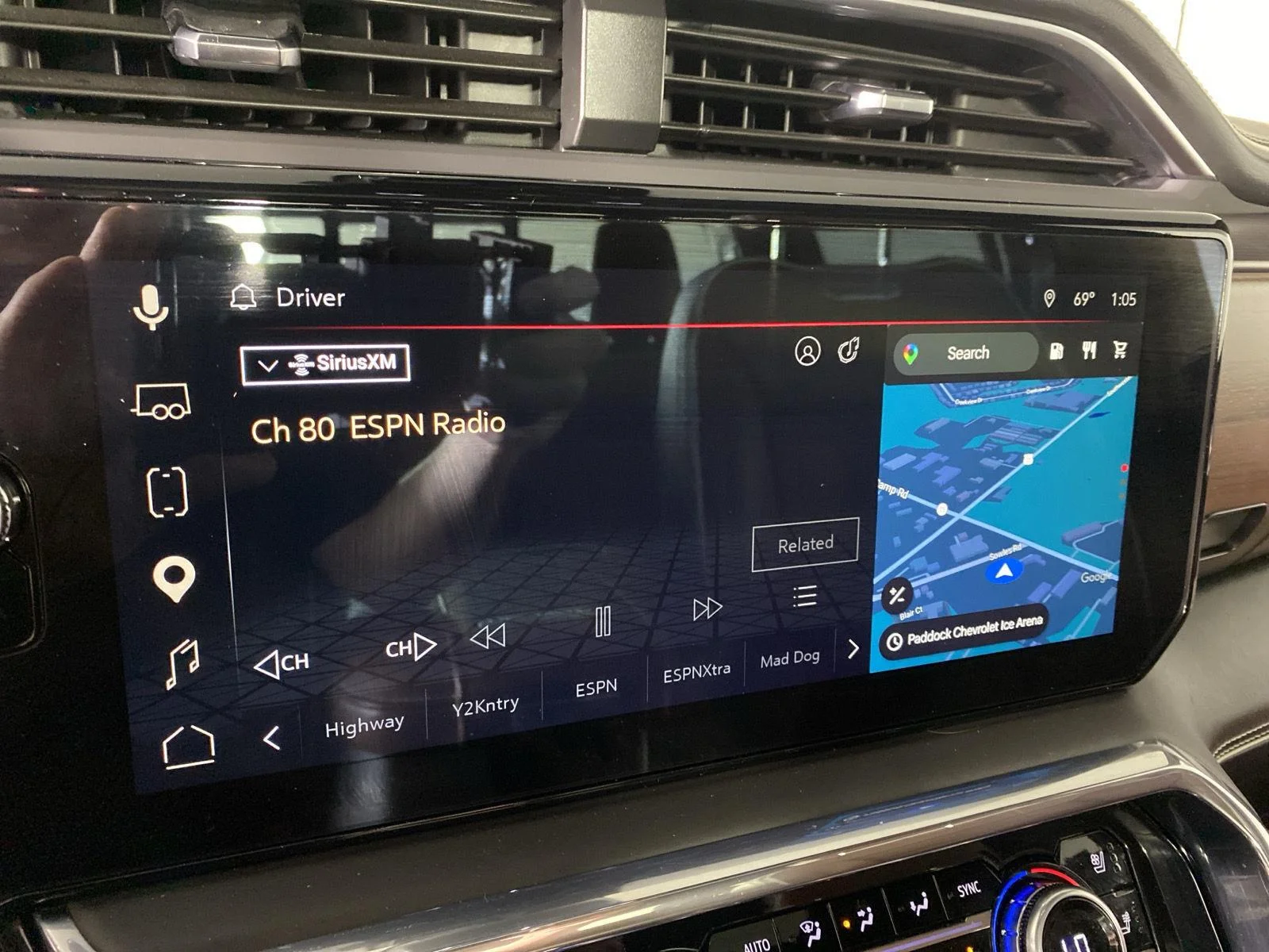 Used 2024 Onyx Black GMC Denali Ultimate image 18