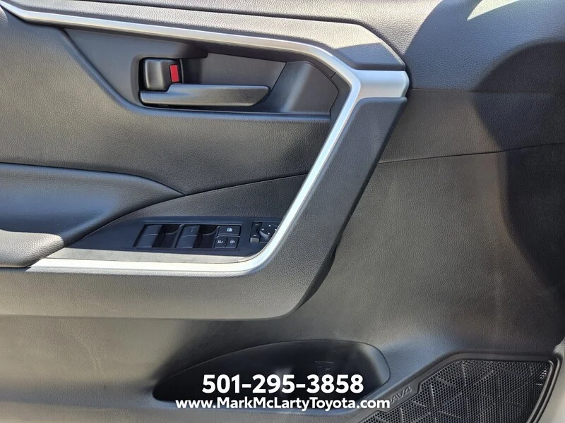Used 2024 Silver Sky Metallic TOYOTA HYBRID LE AWD image 25