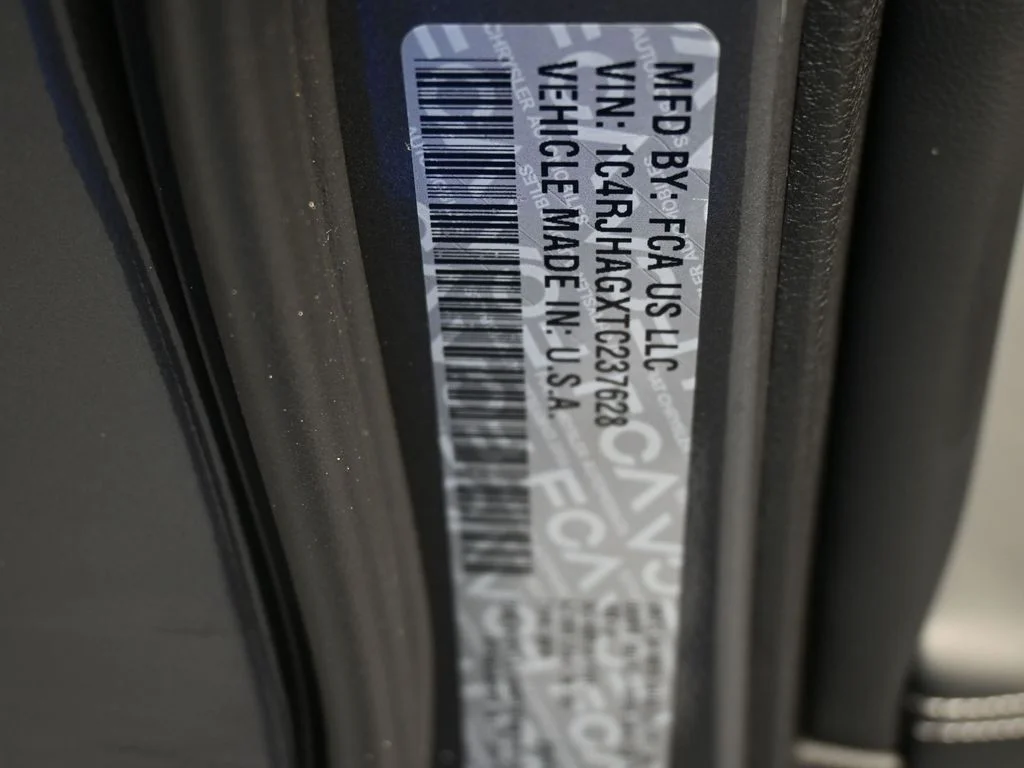New 2026 Baltic Gray Metallic Clearcoat Jeep Laredo X image 18