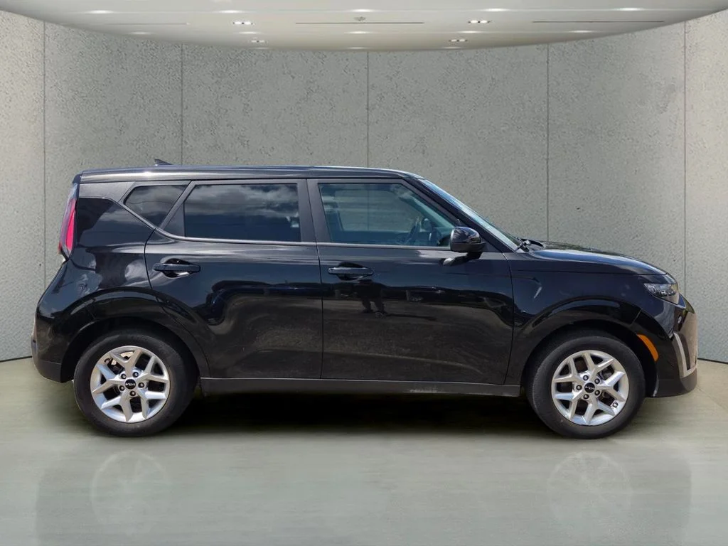 Used 2025 Black Kia LX image 6