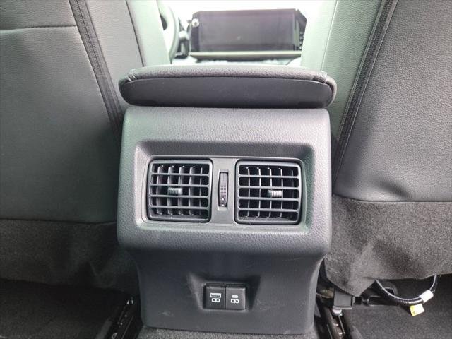 Certified Used 2025 WIND CHILL PEARL Toyota  image 29