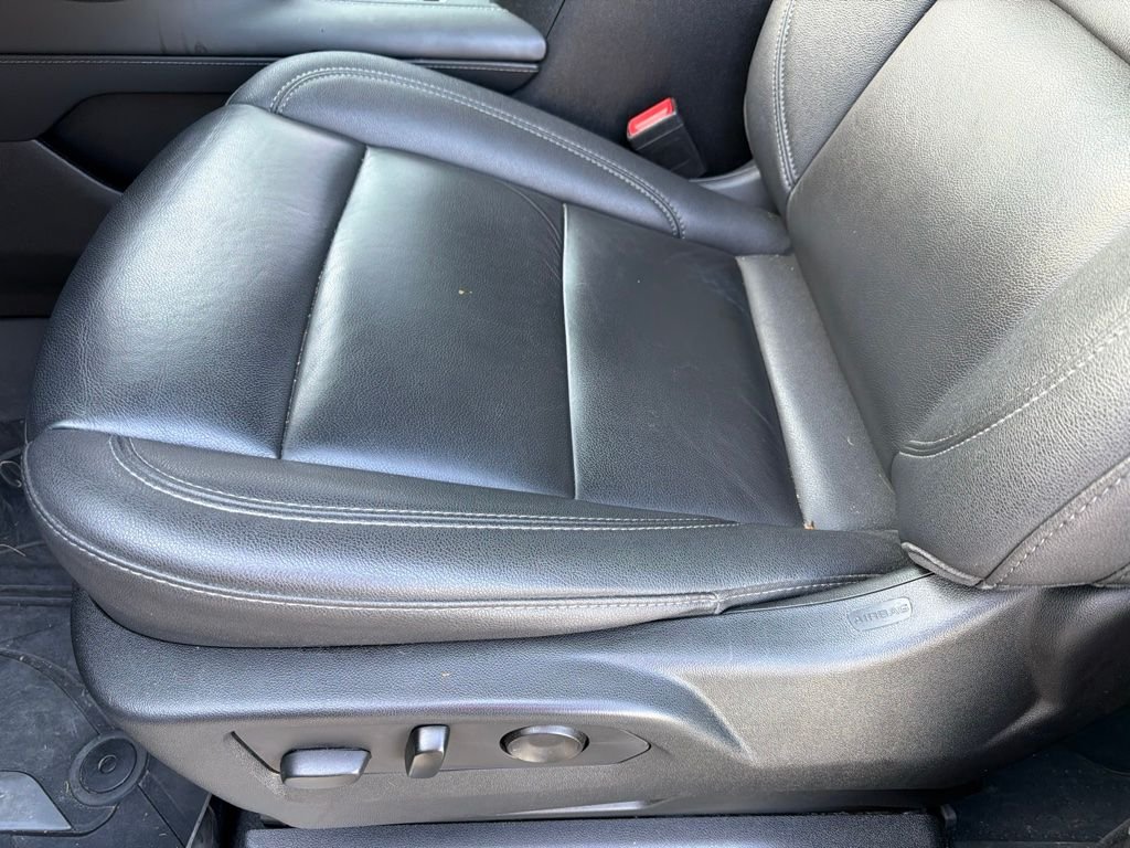 Used 2022 Black Chevrolet Z71 image 6