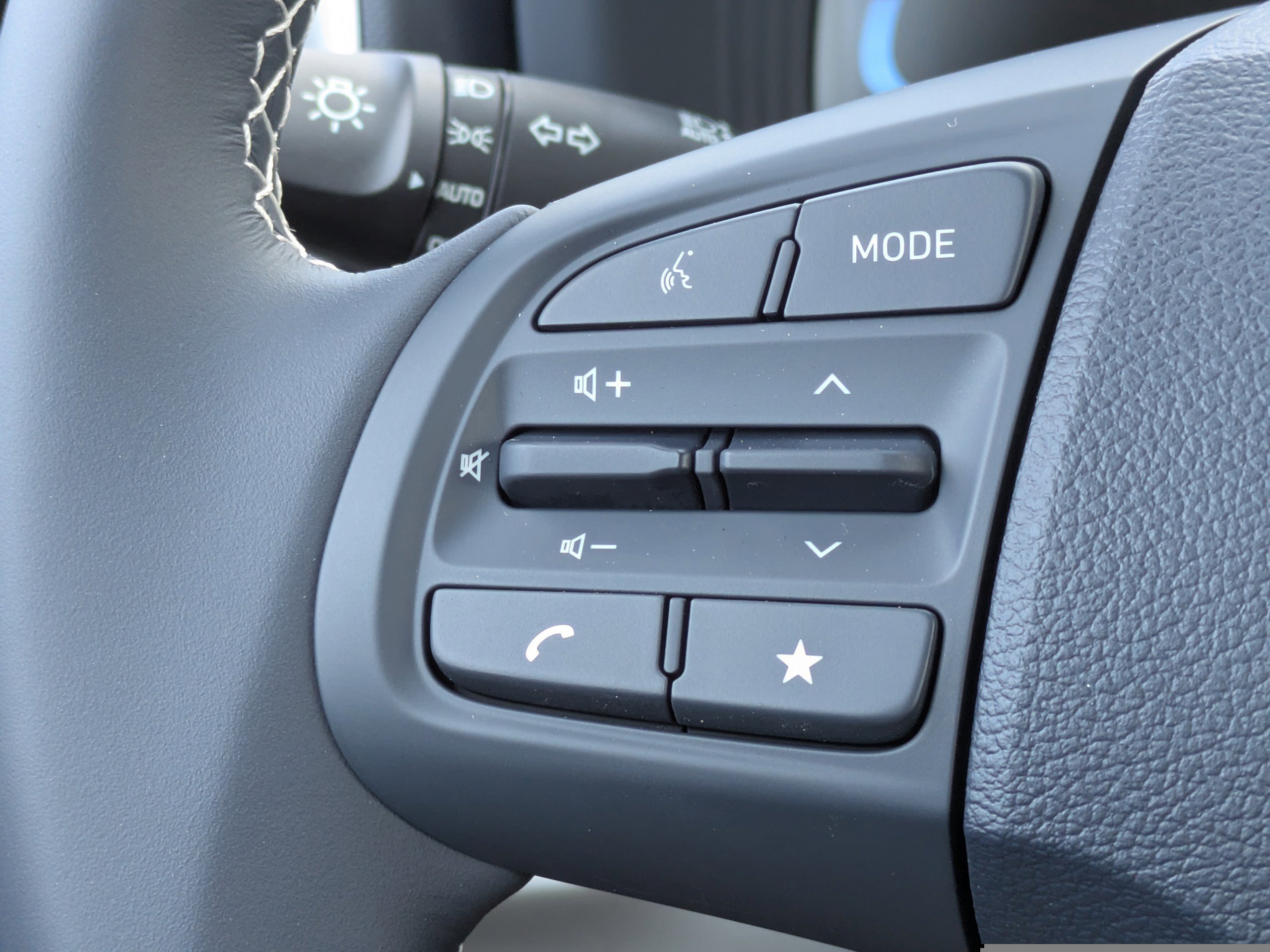 New 2026 Denim w/White Roof Hyundai SEL w/Two-Tone Roof image 21