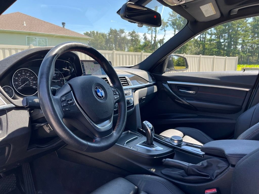 Used 2018 Mineral Grey Metallic BMW 330i xDrive image 18