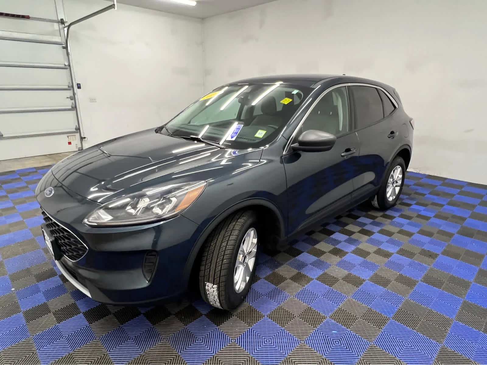 Used 2022 Stone Blue Metallic Ford SE image 3