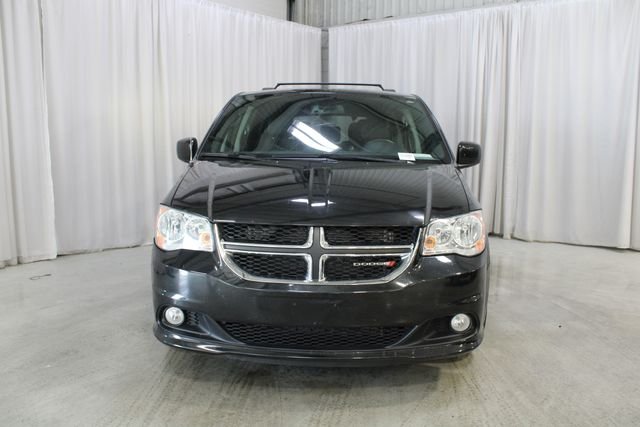 Used 2019 Black Dodge SXT image 34