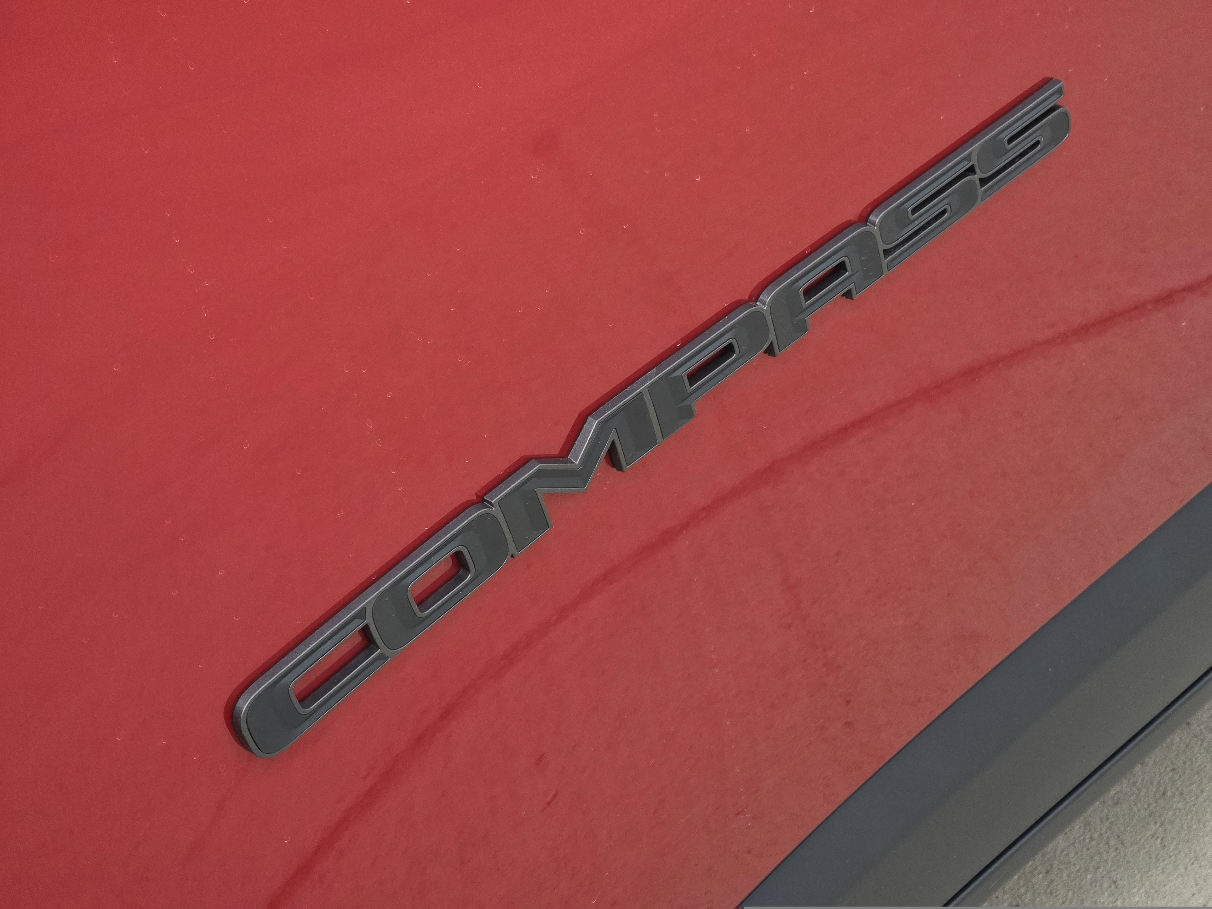 New 2026 Red Hot Pearl-Coat Exterior Paint Jeep Latitude image 8