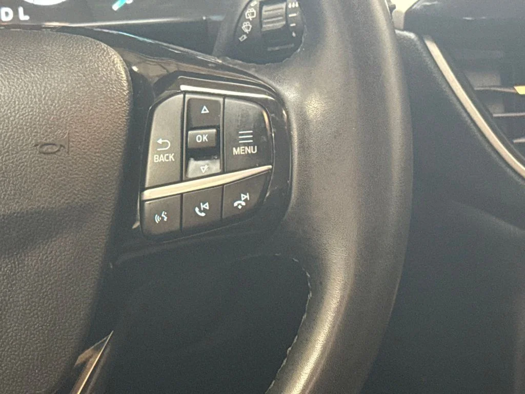 Used 2022 Blue Ford SE image 17