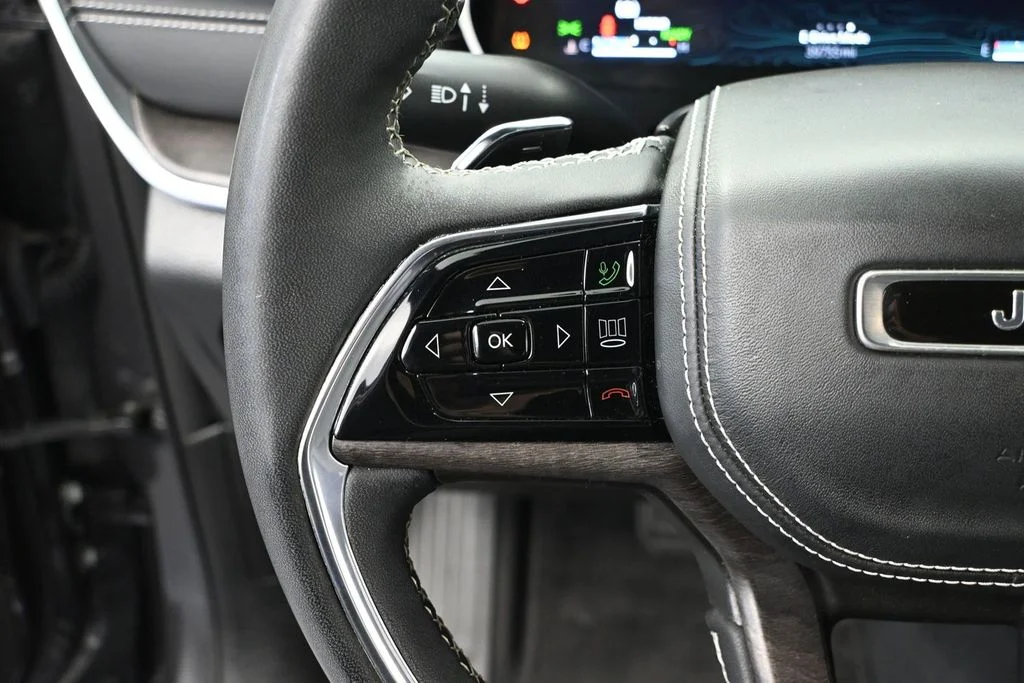 Used 2023 Gray Jeep Overland 4xe image 23