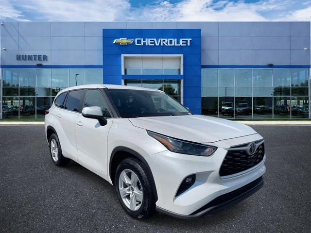 2023 Toyota Highlander LE