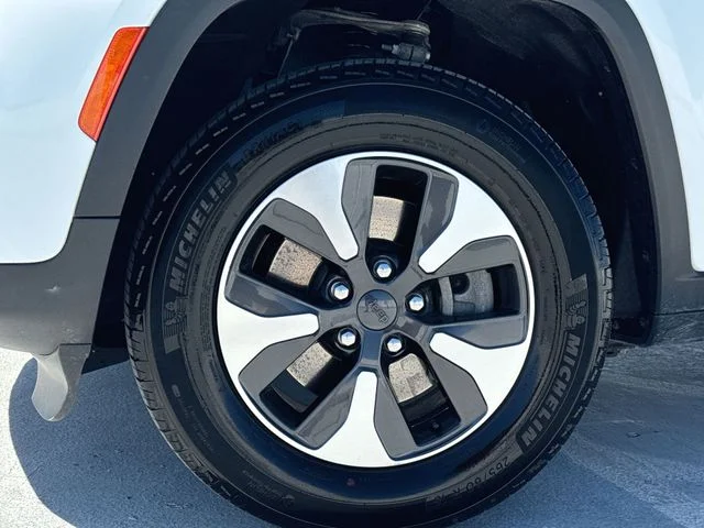 Certified Used 2024 White Jeep 4xe image 10