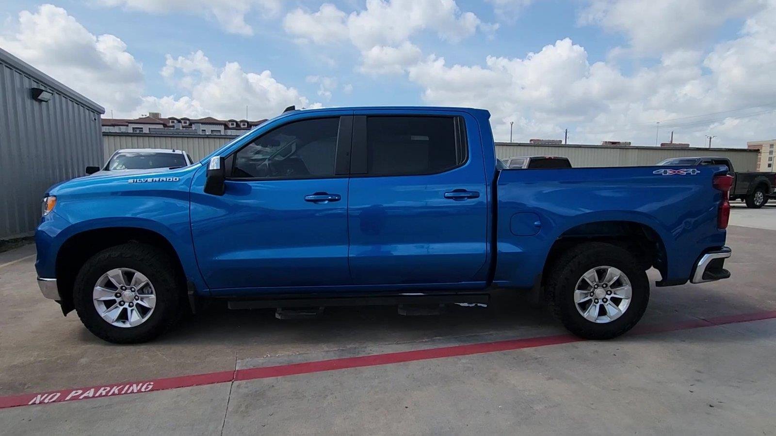 2022 Chevrolet Silverado 1500 LT - Photo 5