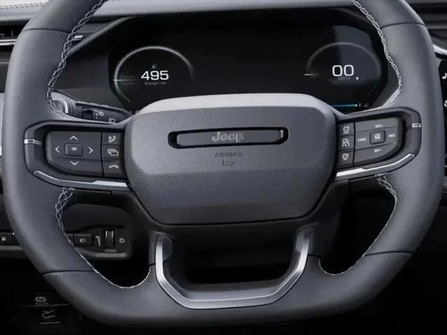 New 2026 Diamond Black Crystal Pearl-Coat Exterior Paint Jeep Limited image 45