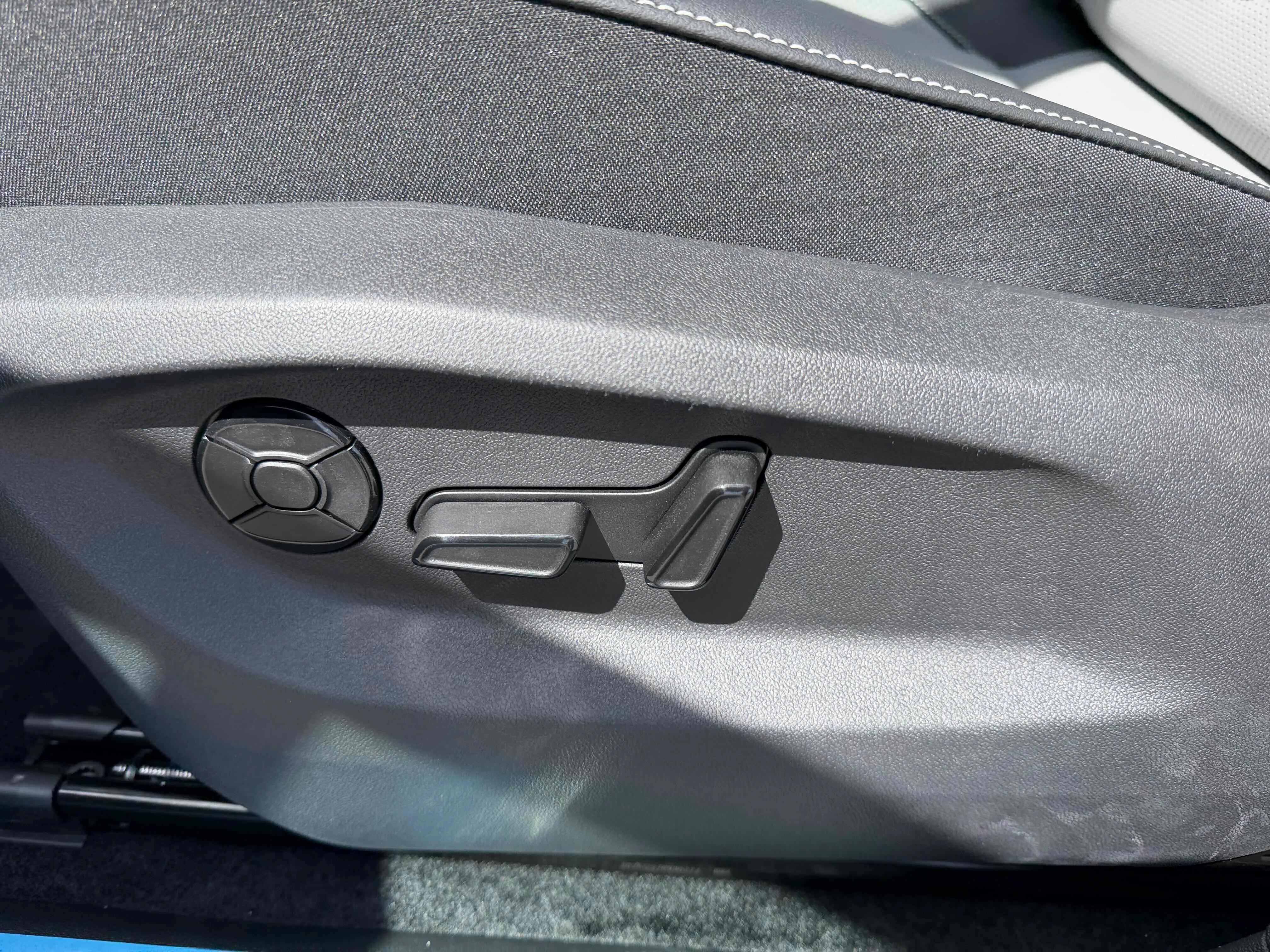 New 2026 Platinum Gray Volkswagen SE R-Line Black image 15