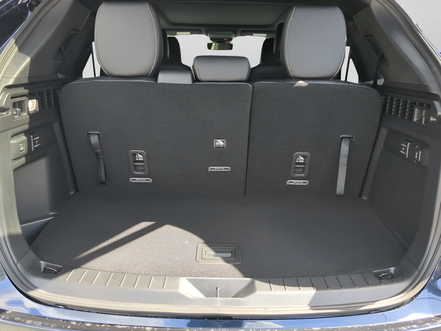 Used 2025 Deep Crystal Blue Mica Mazda Premium Plus Package image 24