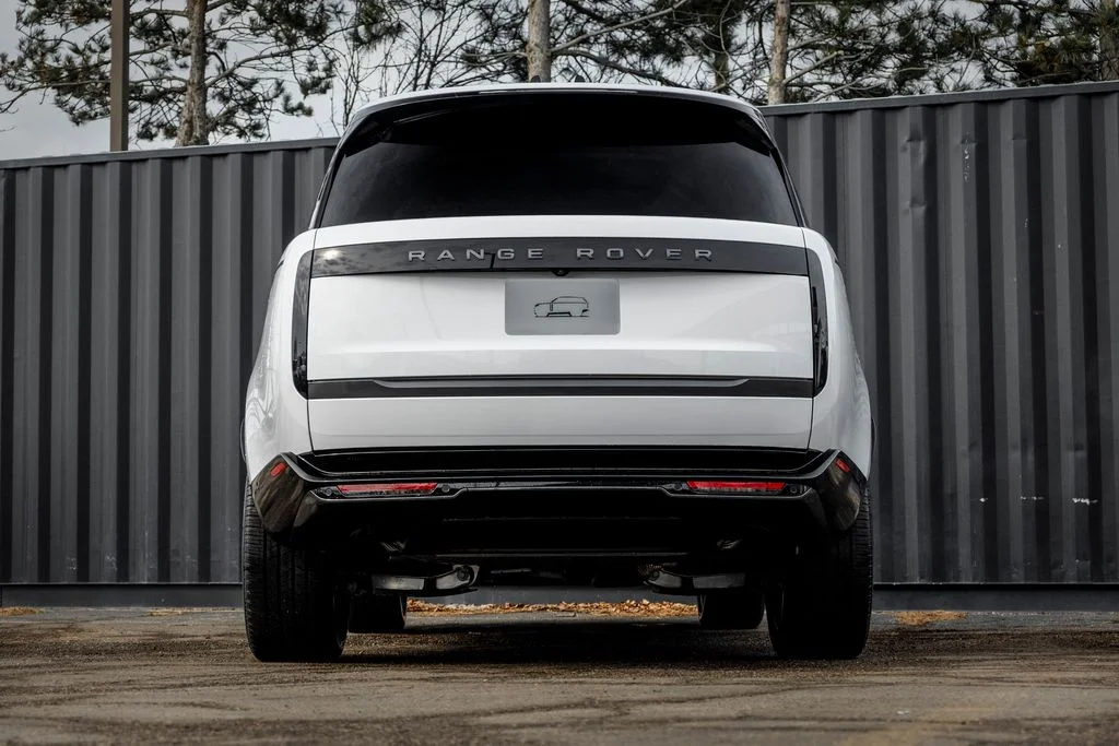 New 2026 Fuji White Land Rover SE image 7