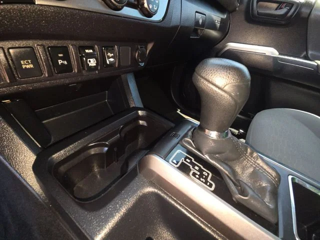Used 2019 White Toyota SR5 image 11