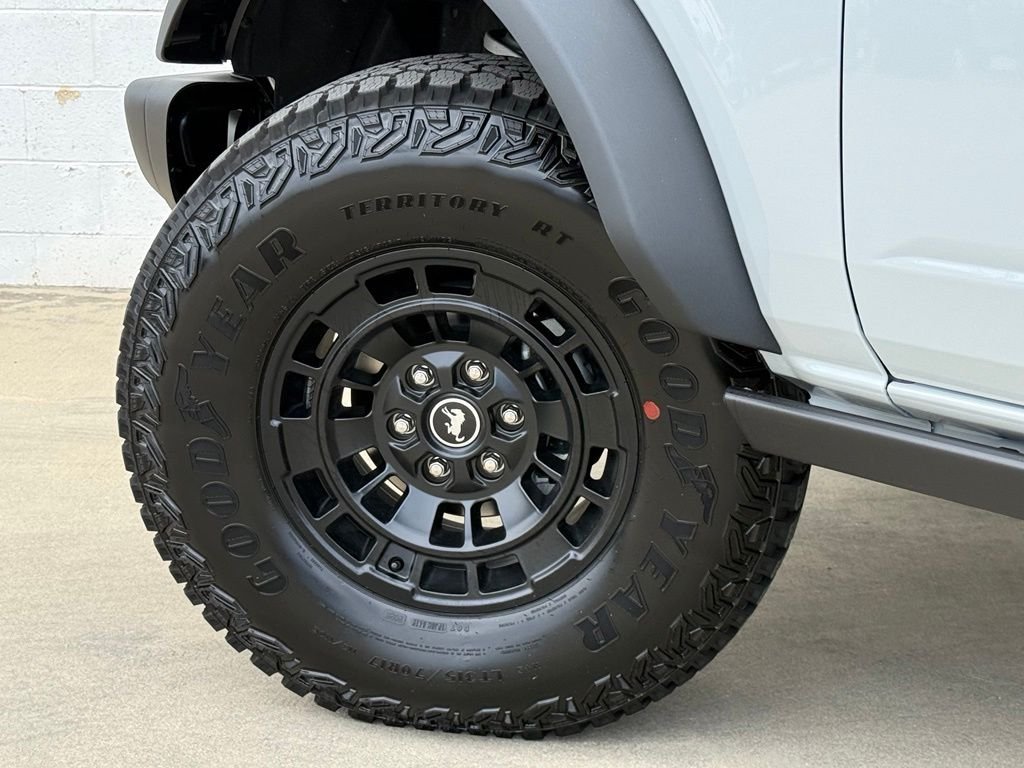 New 2026 Avalanche Gray Ford Badlands® image 16