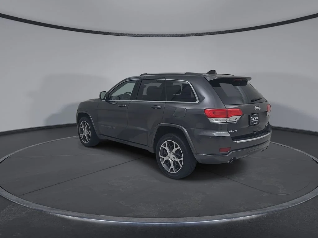 Certified Used 2018 Gray Jeep Limited image 13