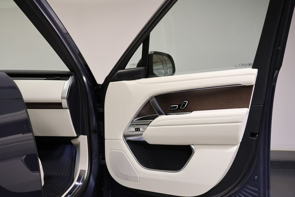 New 2026 Varesine Blue LAND ROVER SE PHEV image 37